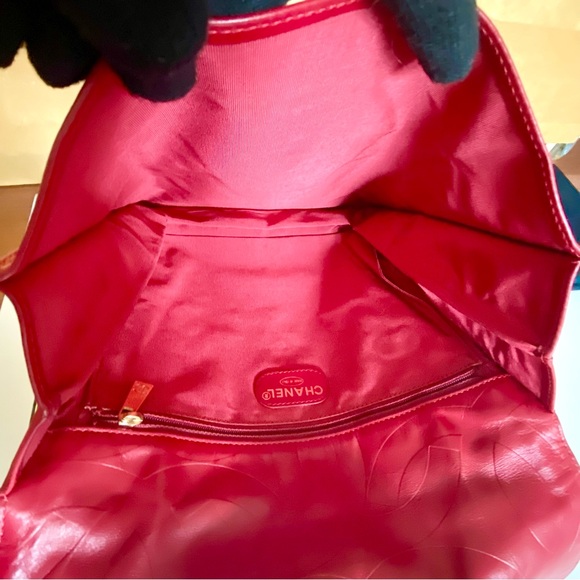 CHANEL LEATHER MESSENGER BAG❤️ - Picture 9 of 17